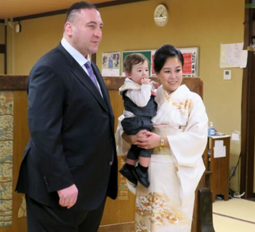 栃ノ心の妻と子供