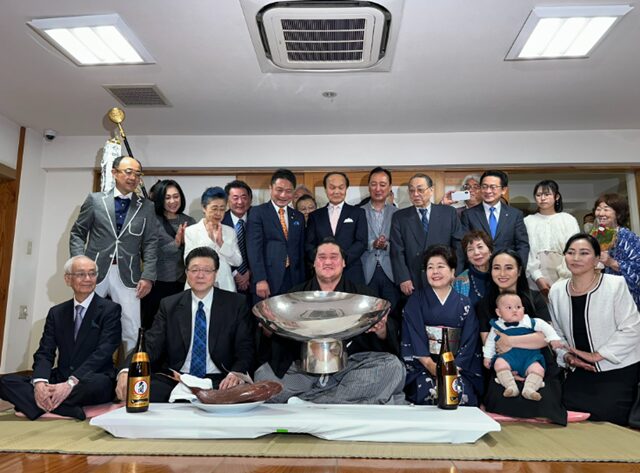 照ノ富士の妻と子供