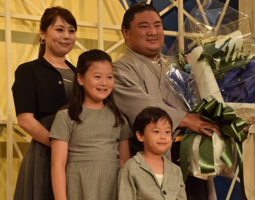 嘉風（中村親方）の嫁と子供