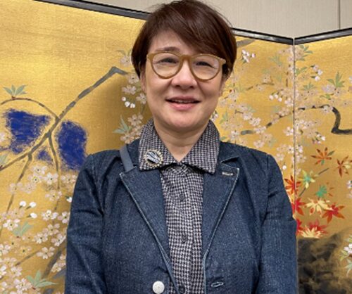 荒汐部屋の先代おかみ の鈴木ゆか