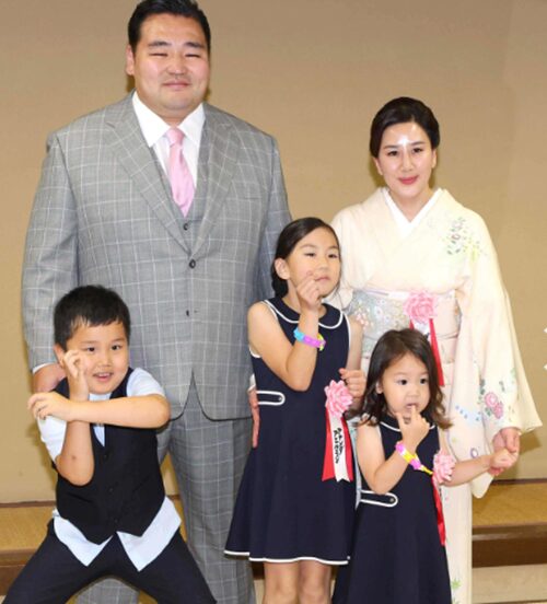 鶴竜（音羽山親方）の妻と子供