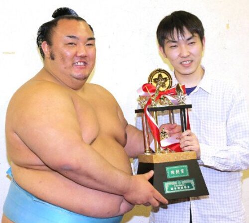 琴勇輝の弟