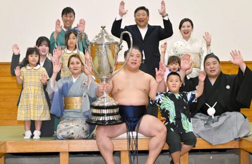 若隆景の嫁と子供